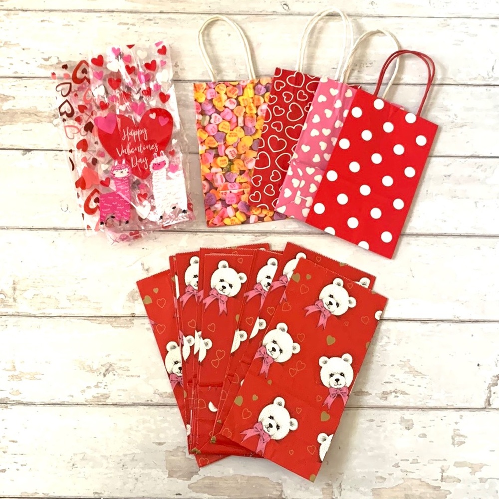 Valentines Day Gift Bags Bundle Lot 20ct Red Pink Treat Bags Bears Hearts NEW